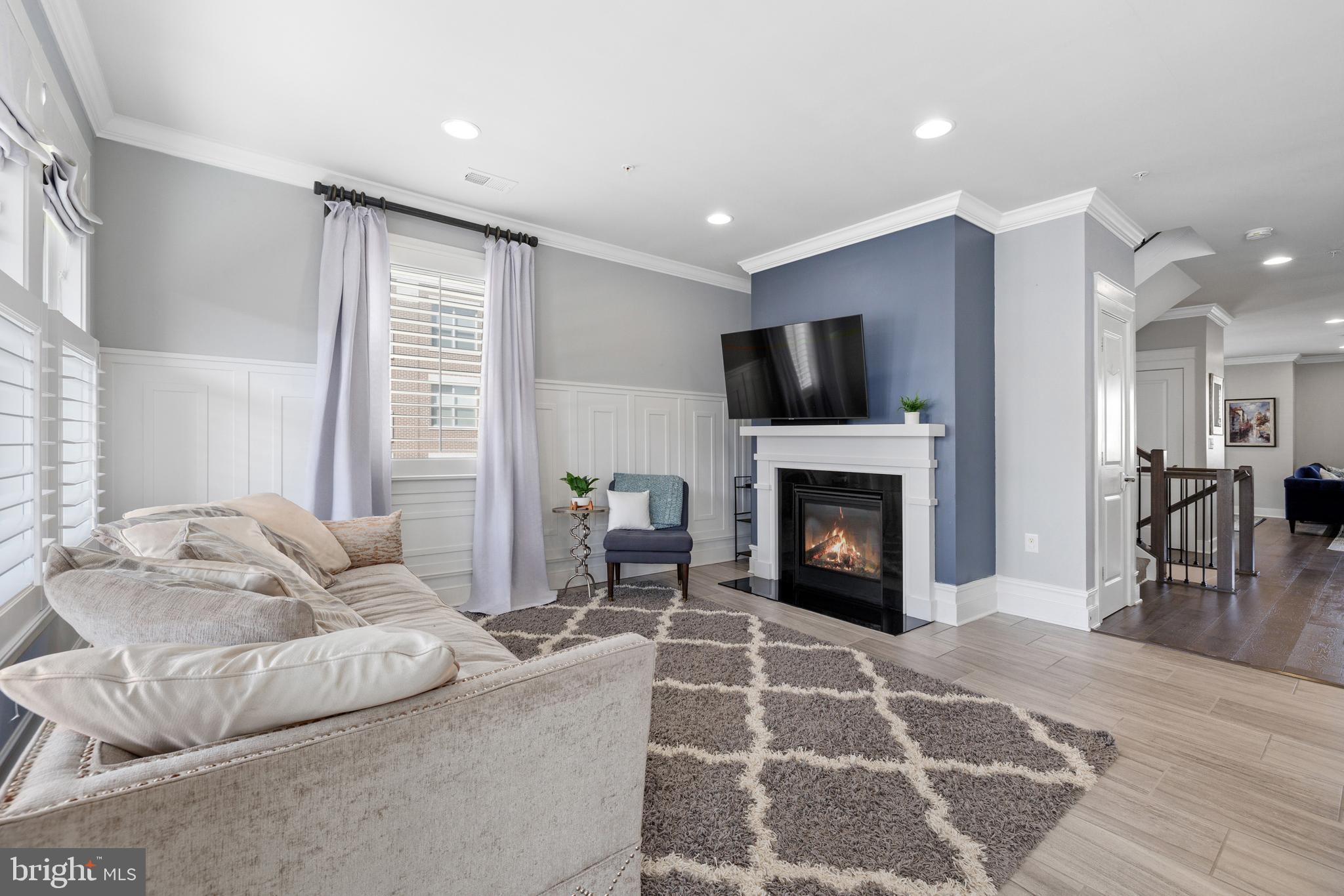 621 BLUEMONT AVE