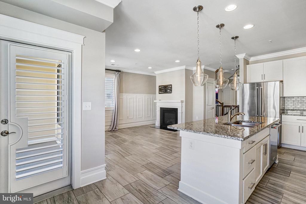 621 BLUEMONT AVE