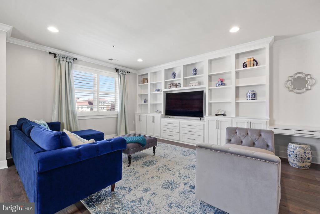 621 BLUEMONT AVE