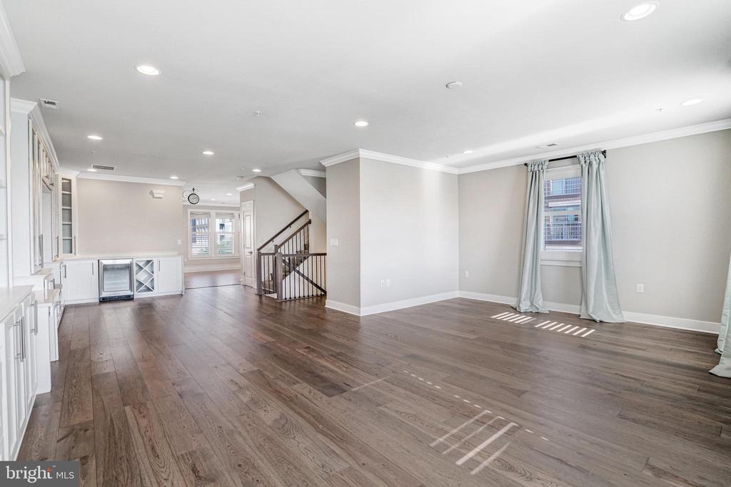 621 BLUEMONT AVE