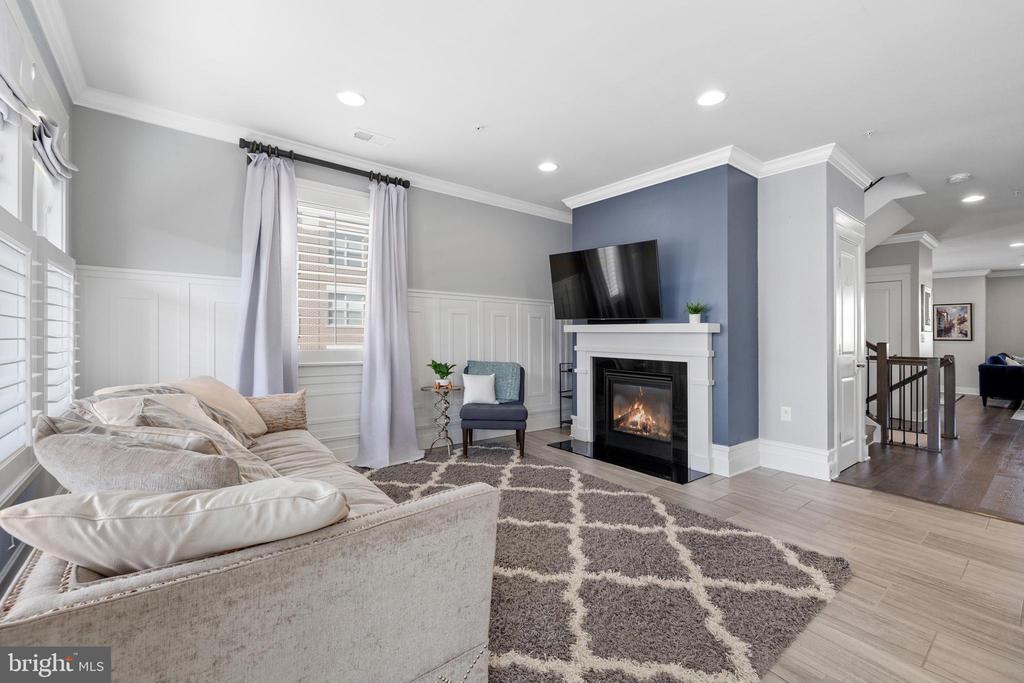621 BLUEMONT AVE