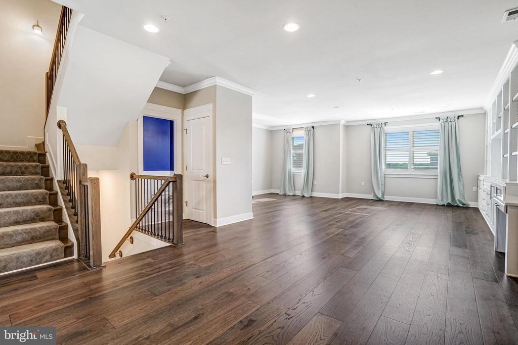 621 BLUEMONT AVE