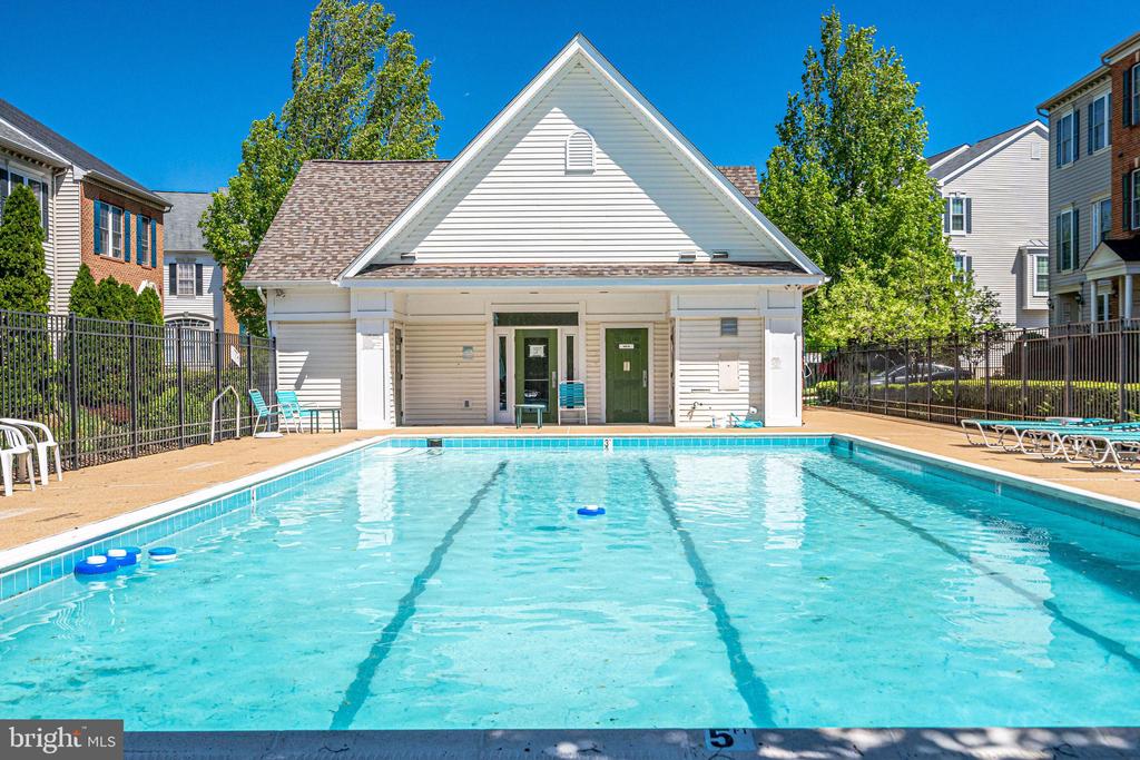 5807 PEARSON LANE