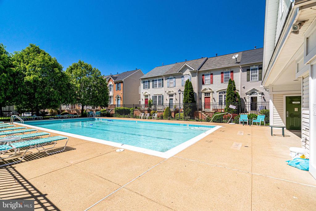5807 PEARSON LANE