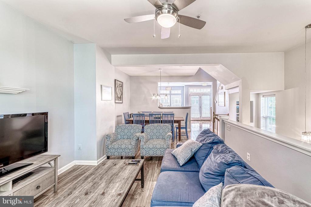 5807 PEARSON LANE