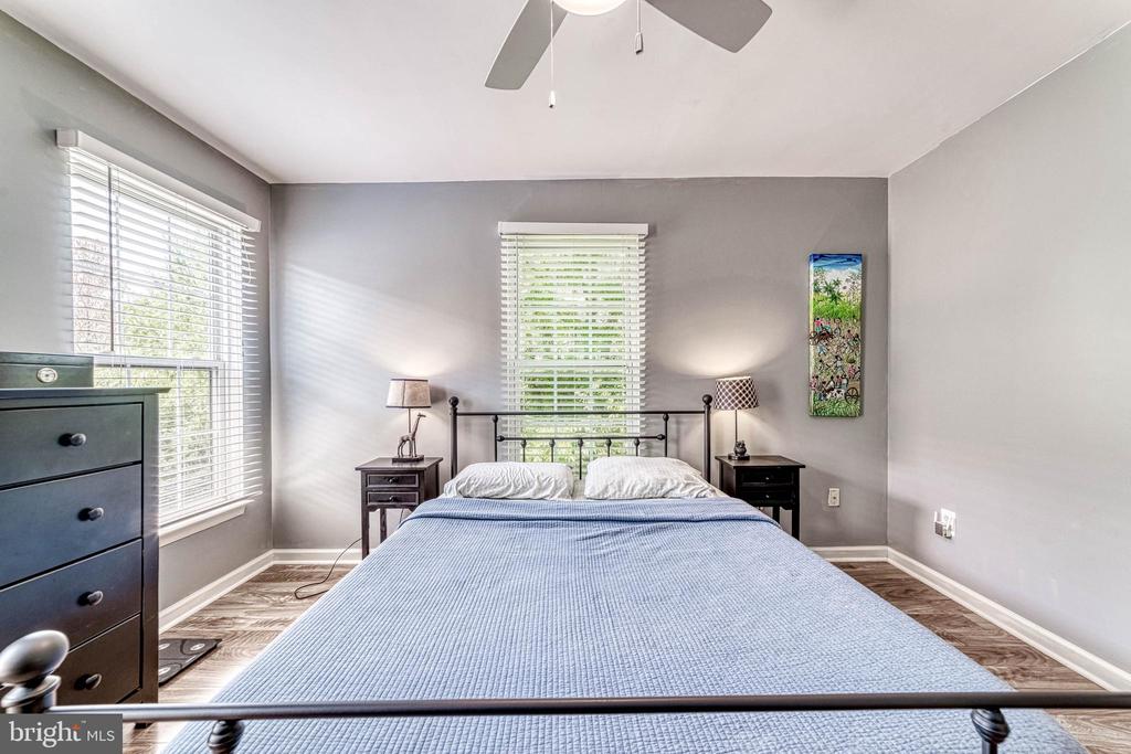 5807 PEARSON LANE