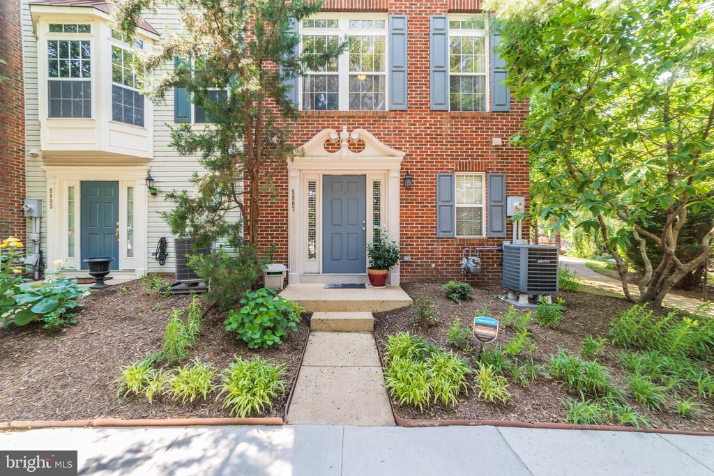 5807 PEARSON LANE