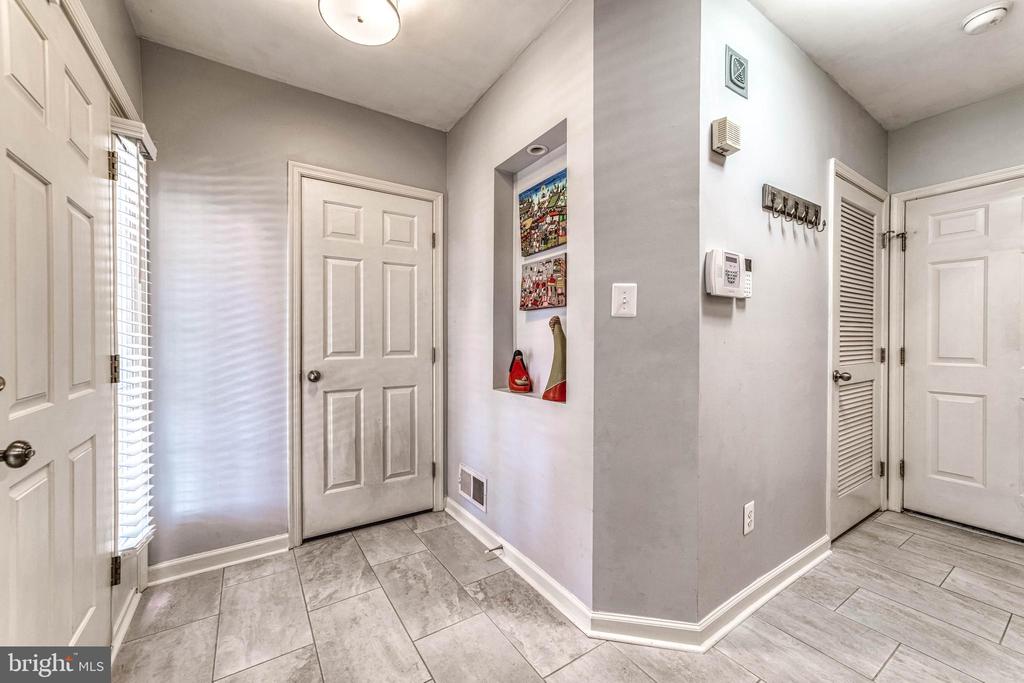 5807 PEARSON LANE