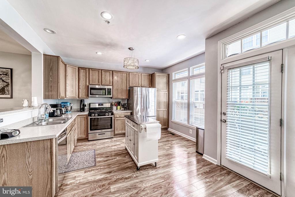 5807 PEARSON LANE