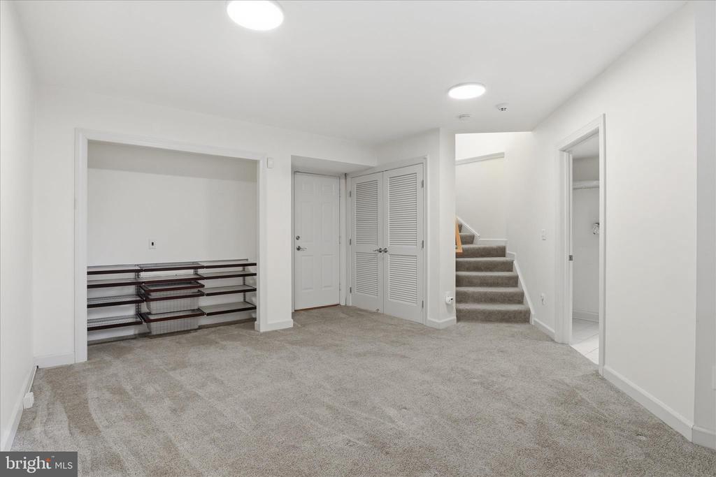 901 HARRISON CIRCLE