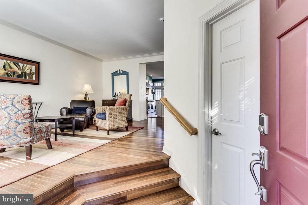 901 HARRISON CIRCLE