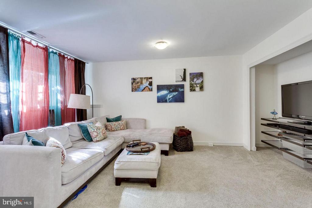 901 HARRISON CIRCLE