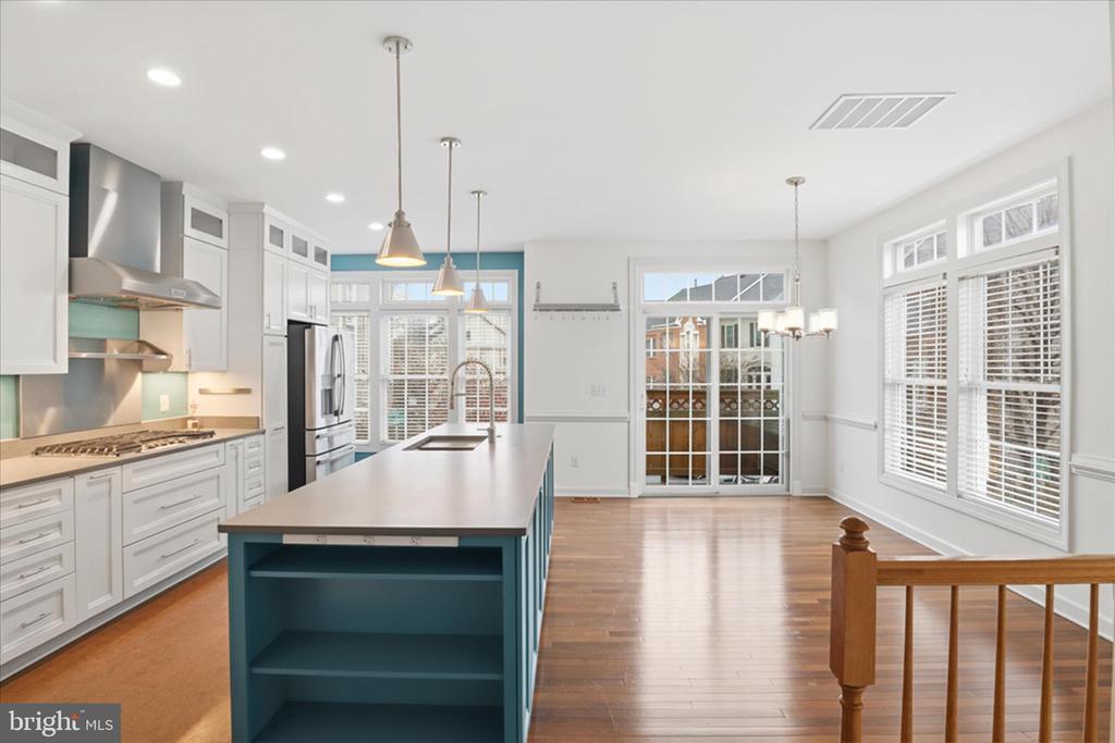 901 HARRISON CIRCLE