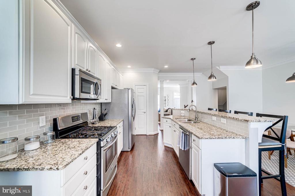 947 HARRISON CIRCLE