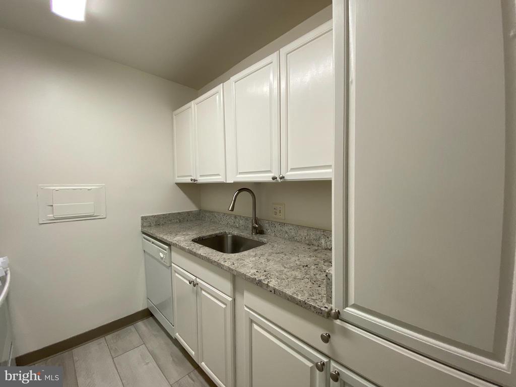 301 N BEAUREGARD STREET N Unit: 122