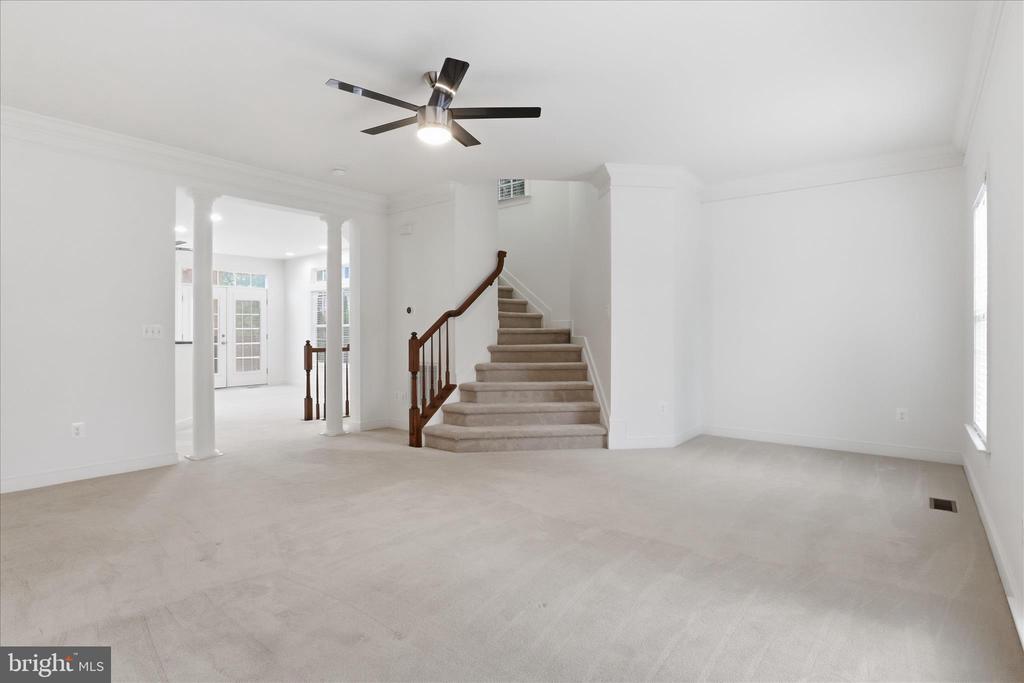 918 HARRISON CIRCLE