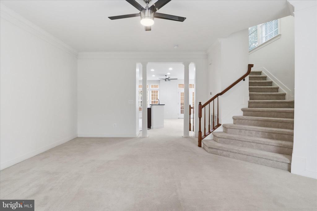 918 HARRISON CIRCLE