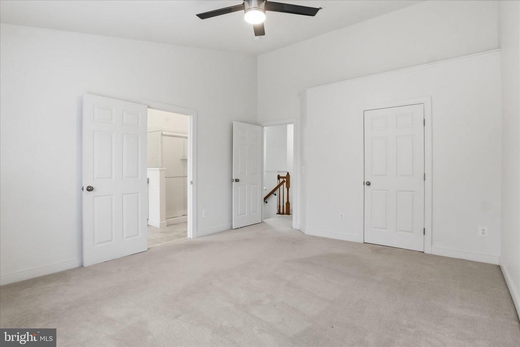 918 HARRISON CIRCLE