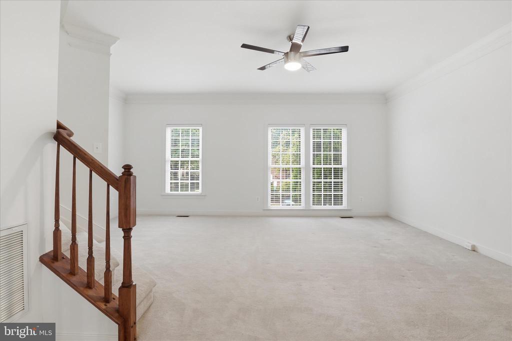 918 HARRISON CIRCLE