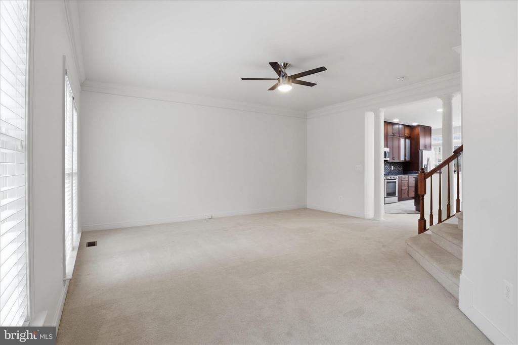 918 HARRISON CIRCLE
