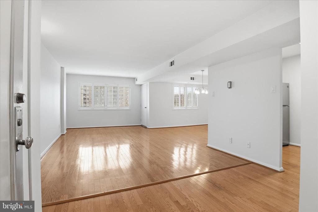 5340 HOLMES RUN PARKWAY Unit: 904