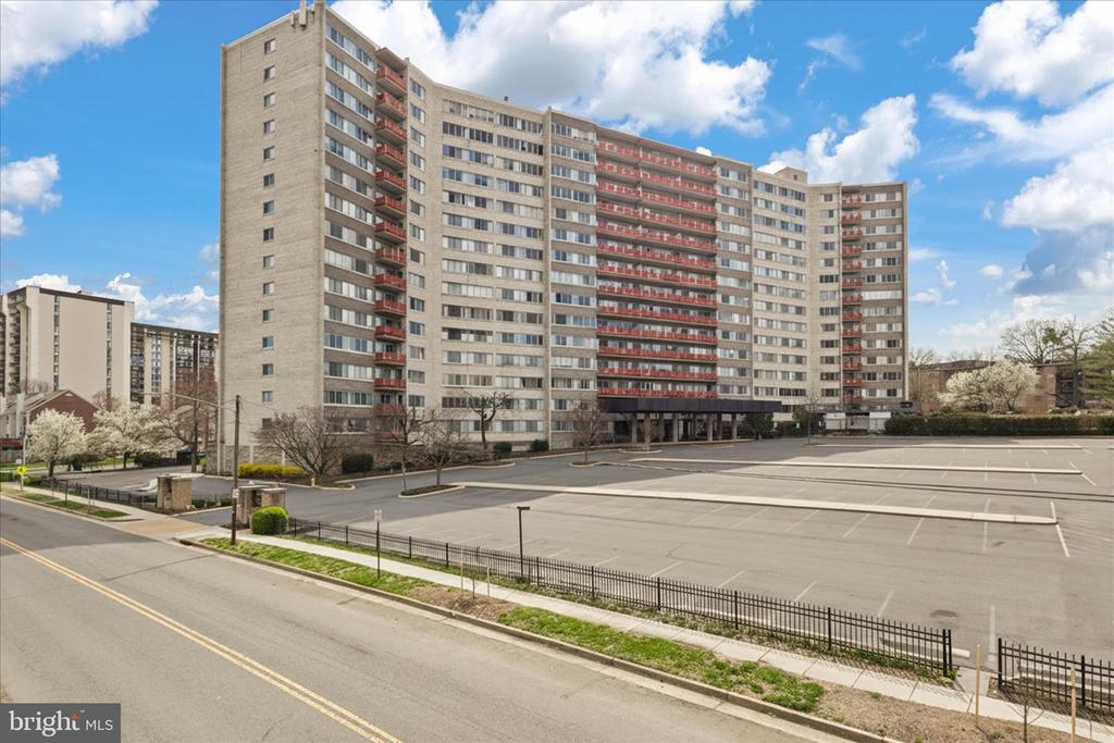 5340 HOLMES RUN PARKWAY Unit: 904