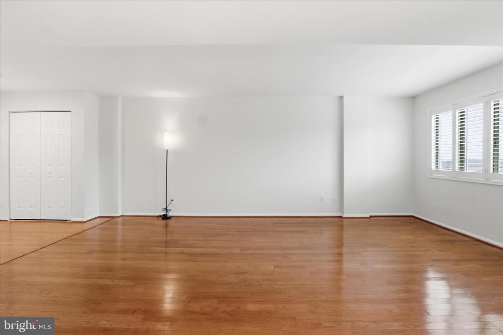 5340 HOLMES RUN PARKWAY Unit: 904