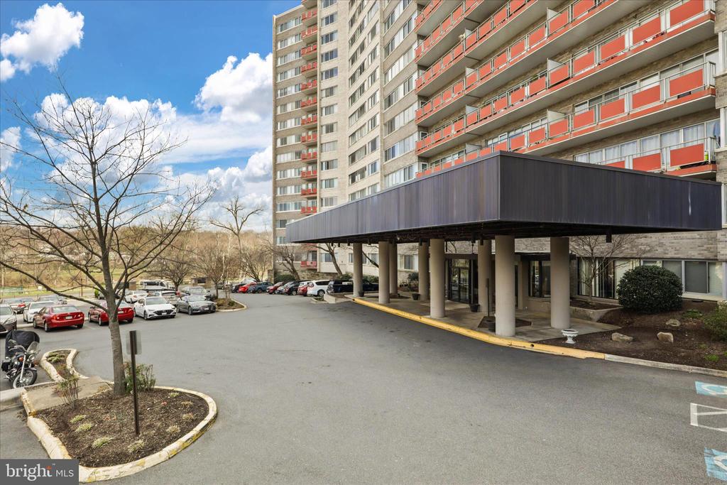 5340 HOLMES RUN PARKWAY Unit: 904