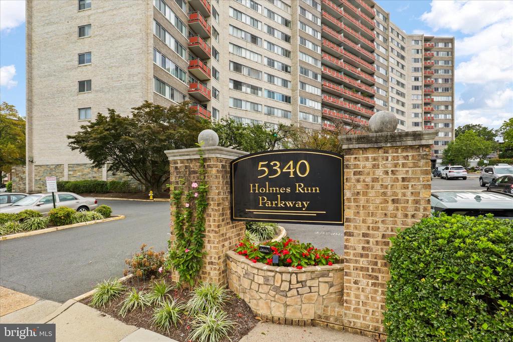 5340 HOLMES RUN PARKWAY Unit: 904