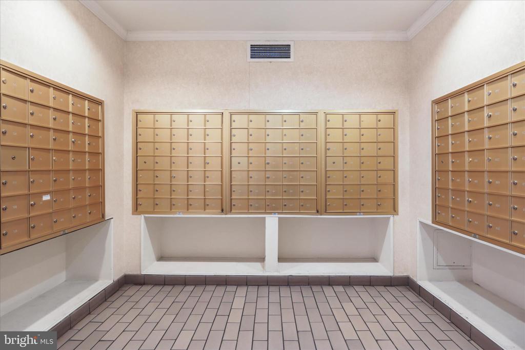 5340 HOLMES RUN PARKWAY Unit: 904