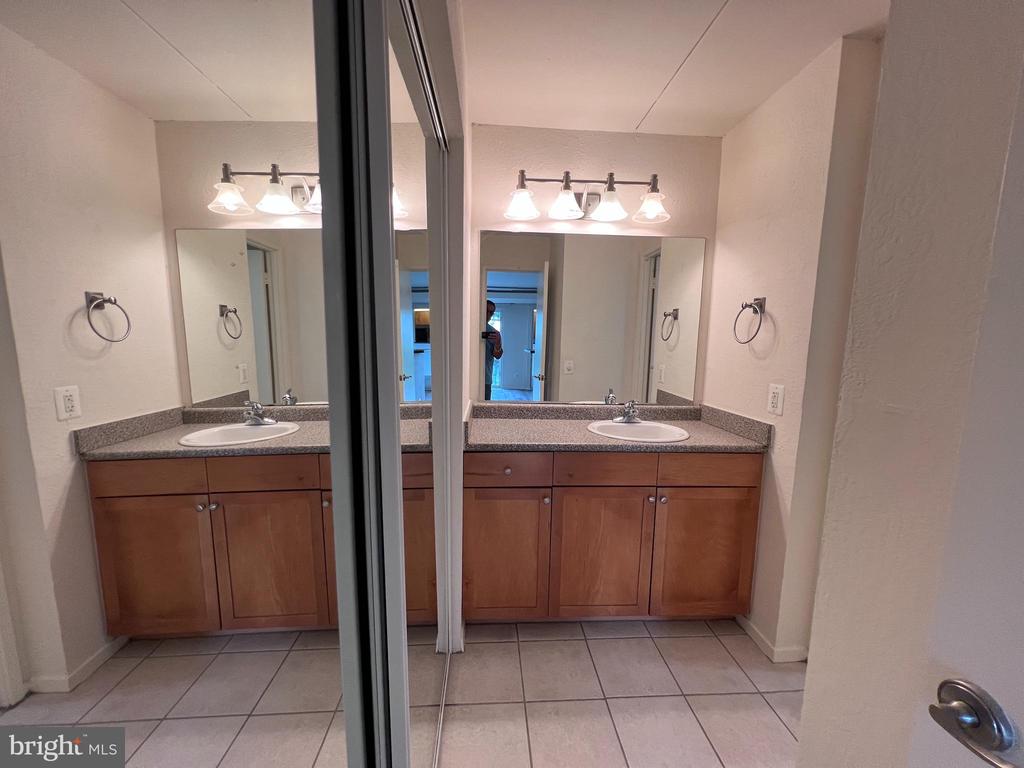 75 S REYNOLDS STREET Unit: 304