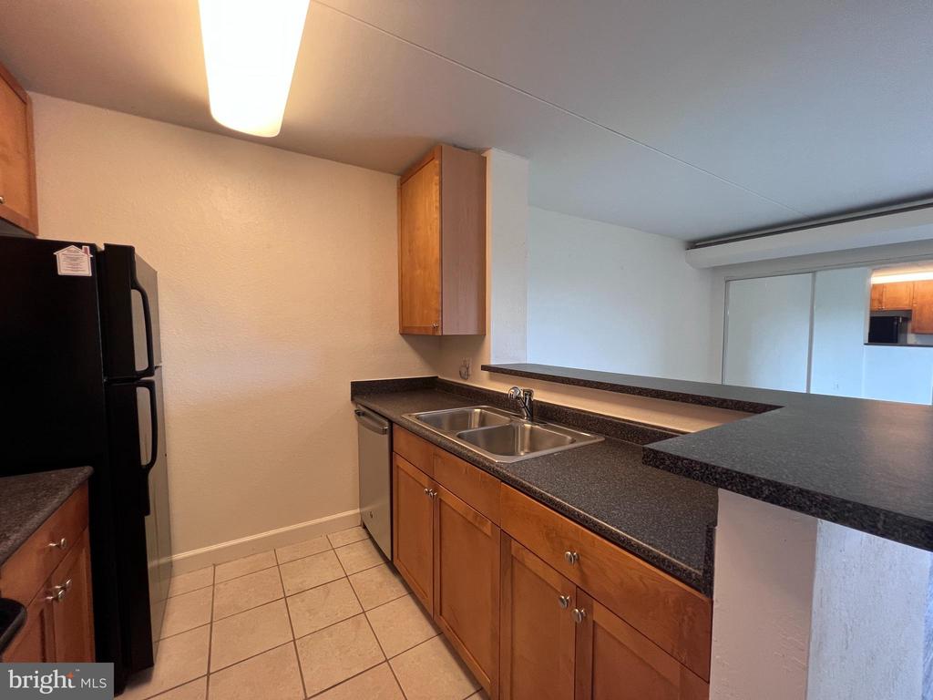 75 S REYNOLDS STREET Unit: 304