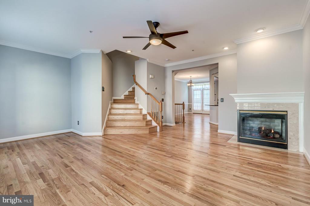 5820 PEARSON LANE