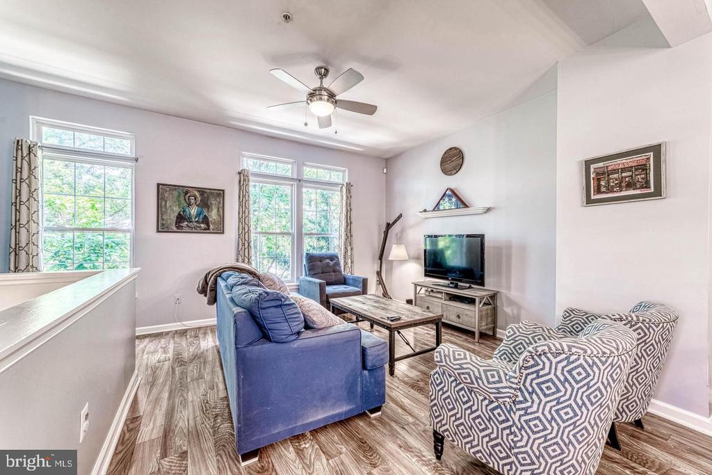 5807 PEARSON LANE