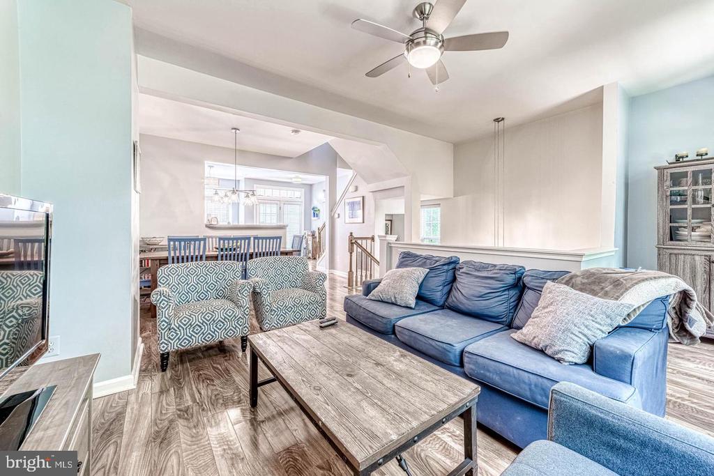 5807 PEARSON LANE