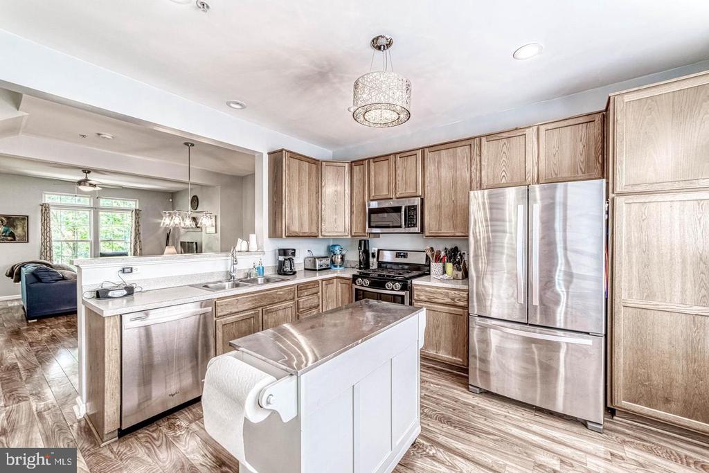 5807 PEARSON LANE