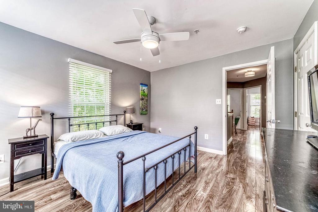5807 PEARSON LANE