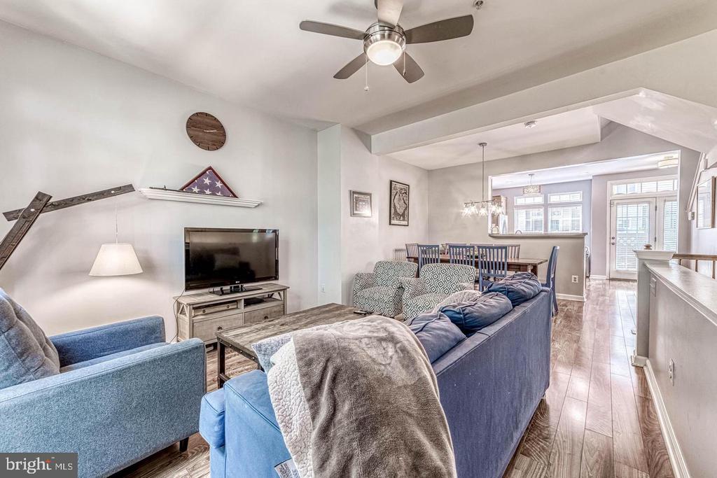 5807 PEARSON LANE
