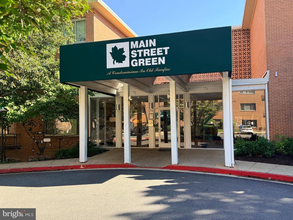 10570 MAIN STREET 302