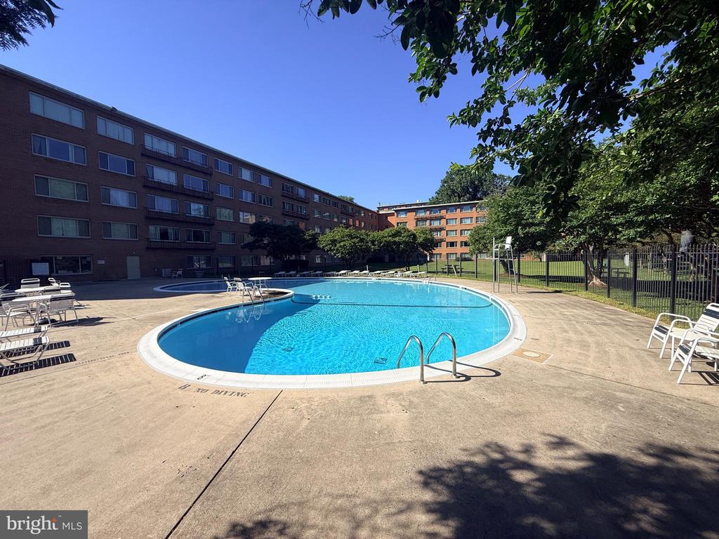 10570 MAIN STREET 302