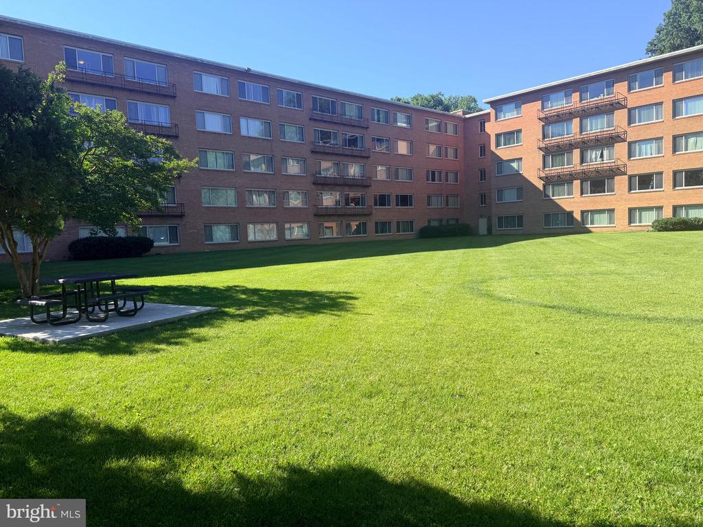 10570 MAIN STREET 302
