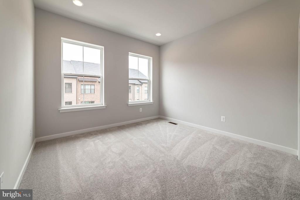 6227 ALMERICO PL