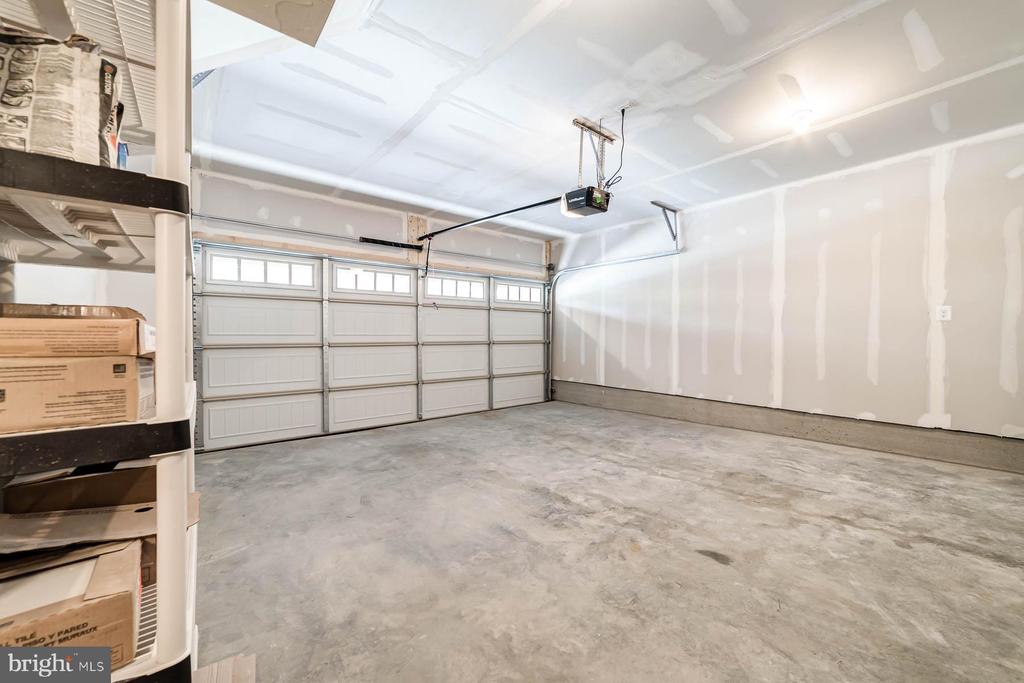 6227 ALMERICO PL