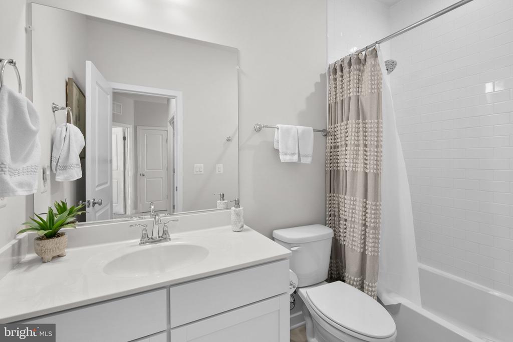 6227 ALMERICO PL