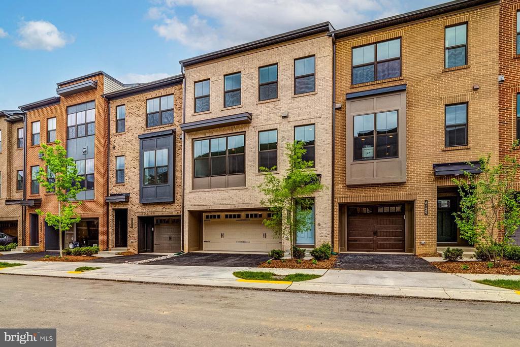 6227 ALMERICO PL