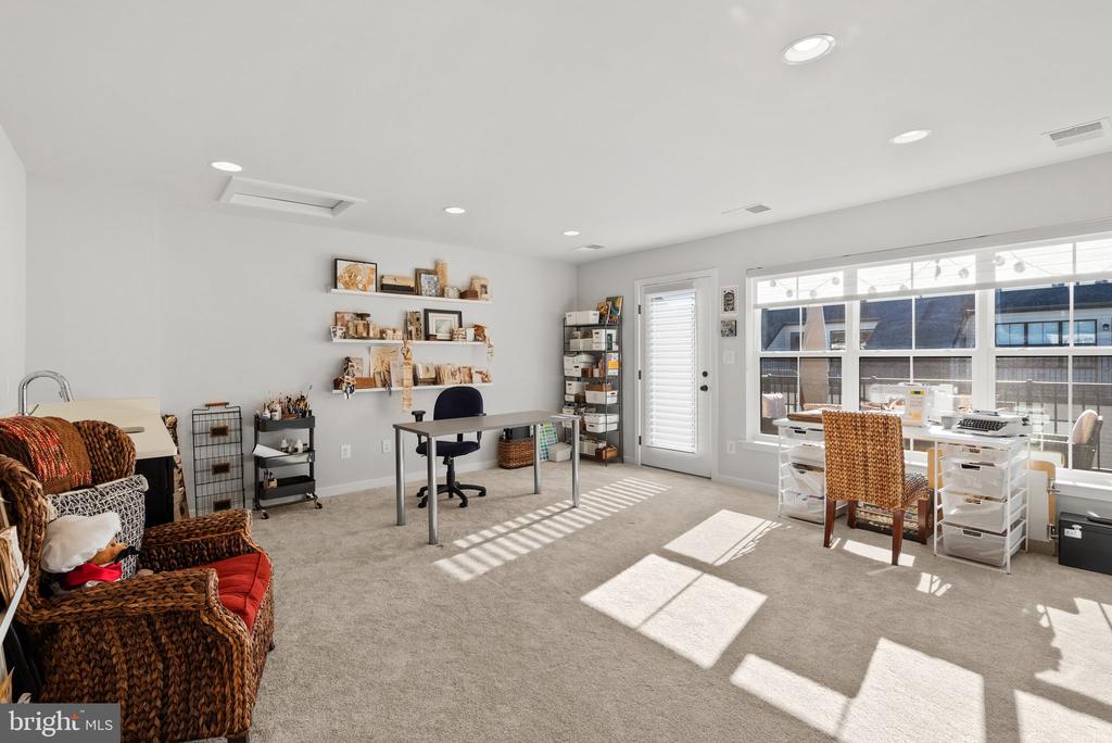 6227 ALMERICO PL