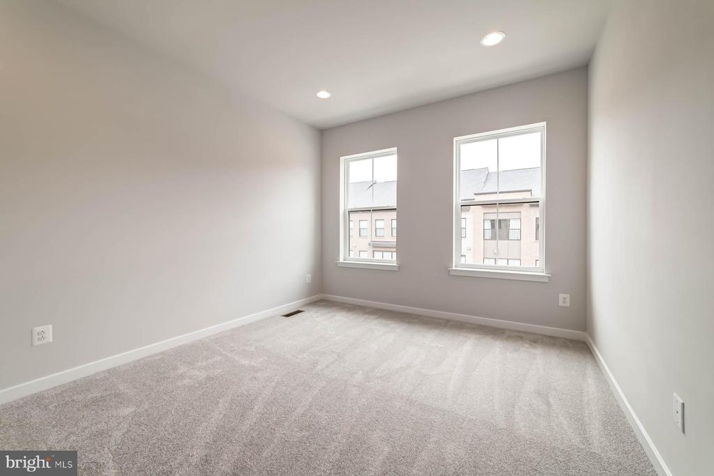 6227 ALMERICO PL