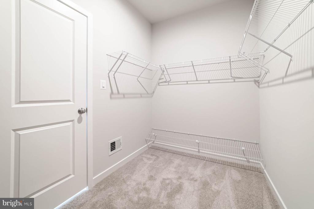 6227 ALMERICO PL
