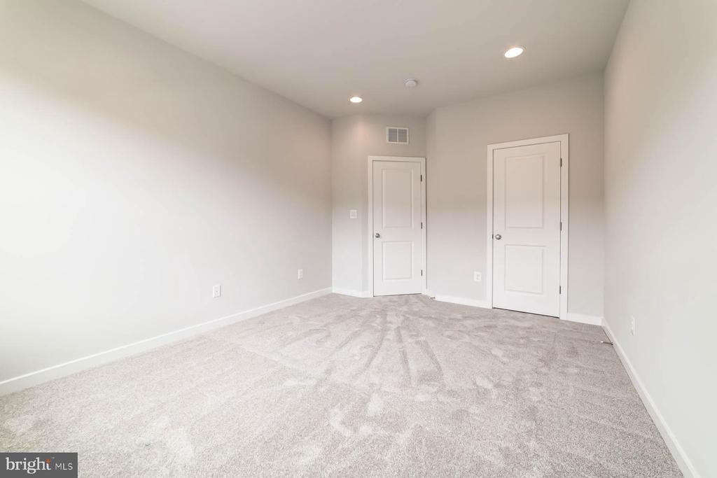6227 ALMERICO PL