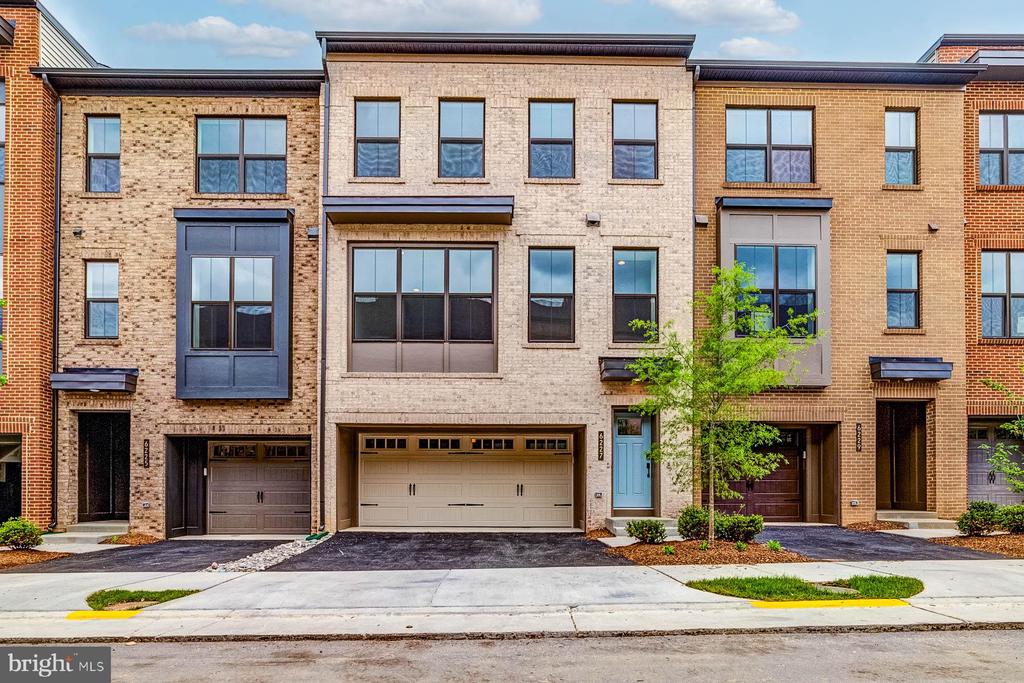 6227 ALMERICO PL